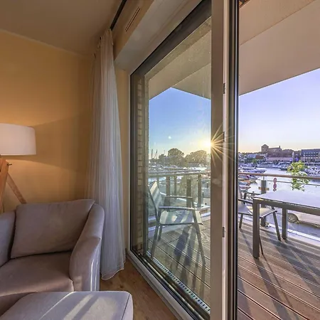 Hafenidylle - In Der Hafenresidenz Mit Balkon & Wellness