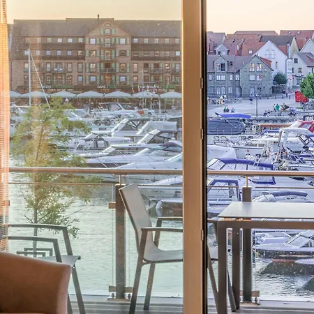 Hafenidylle - In Der Hafenresidenz Mit Balkon & Wellness 瓦伦